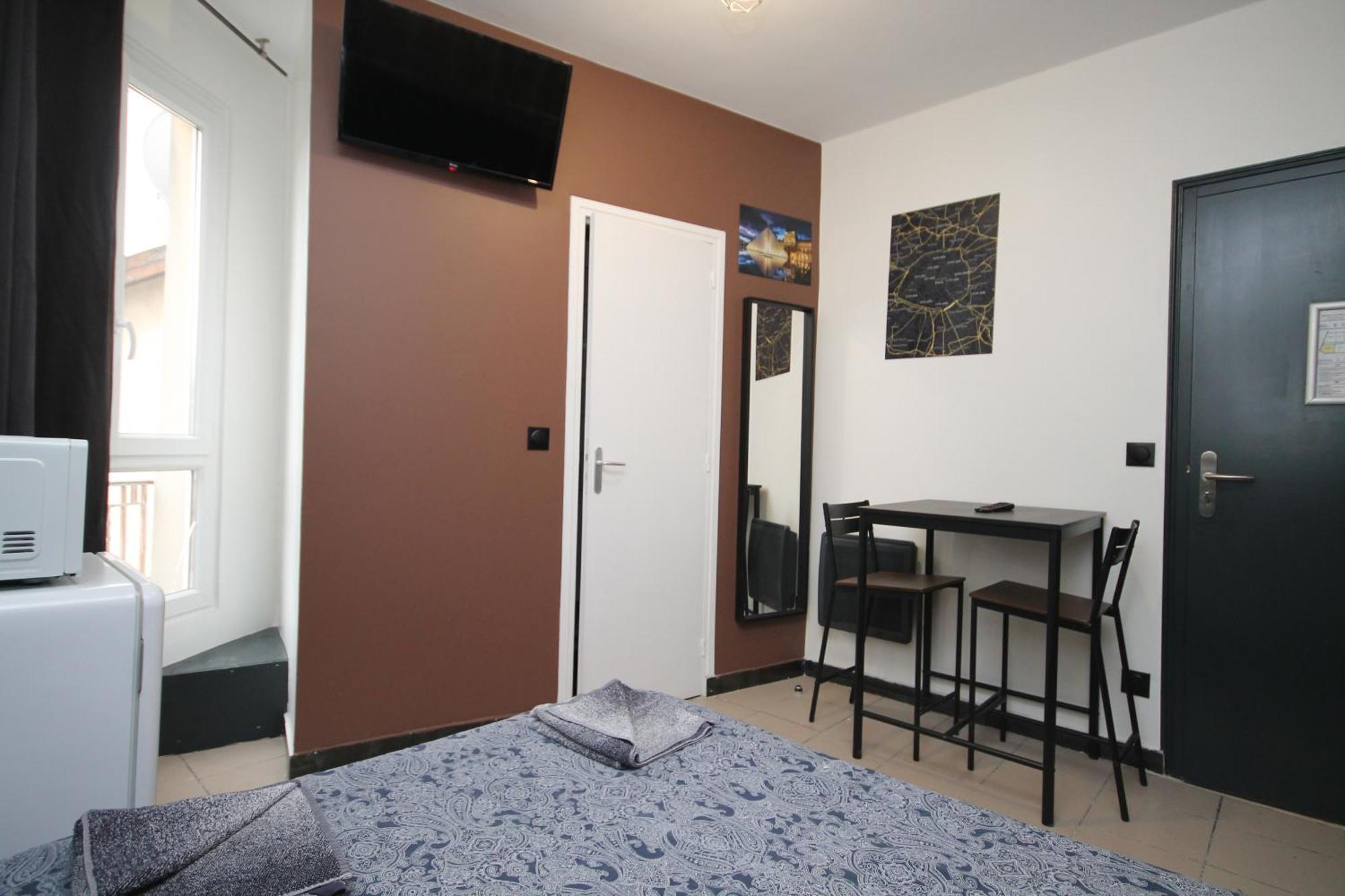 09 - Chambre Proche Paris Et Transports Avec Tv Wifi Saint-Denis  Exterior photo